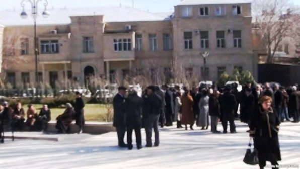 Sədərəkdə müəllimlər aksiya keçirdi