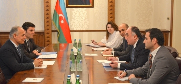 Azerbaijani FM received Ghulam M. Isaczai