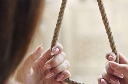 Baku girl, 24, hangs herself