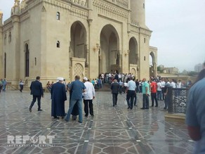 Eid al-Fitr prayer performed at Taza Pir Mosque
