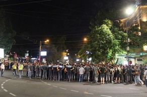 Police station in Yerevan being captured