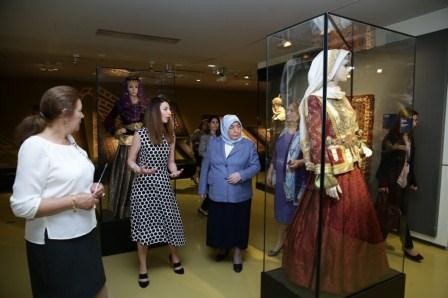 Turkish Prime Minister's spouse visits Carpet Museum