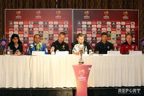 Head coaches held a press conference