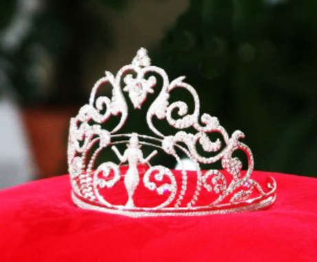 Azerbaijani model to compete at beauty contest