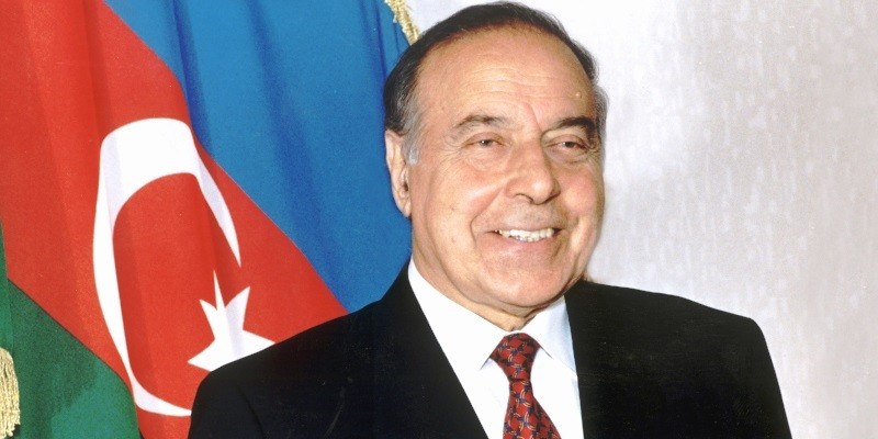 Heydar Aliyev’s picture might be printed on manat