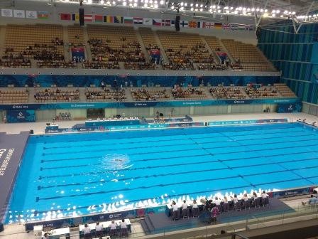 Azerbaijani swimmers advance to finals